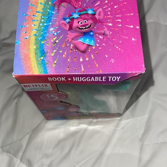 Netflix trolls branch doll and 16 pg book inside box never used nice - Picture 7 of 8